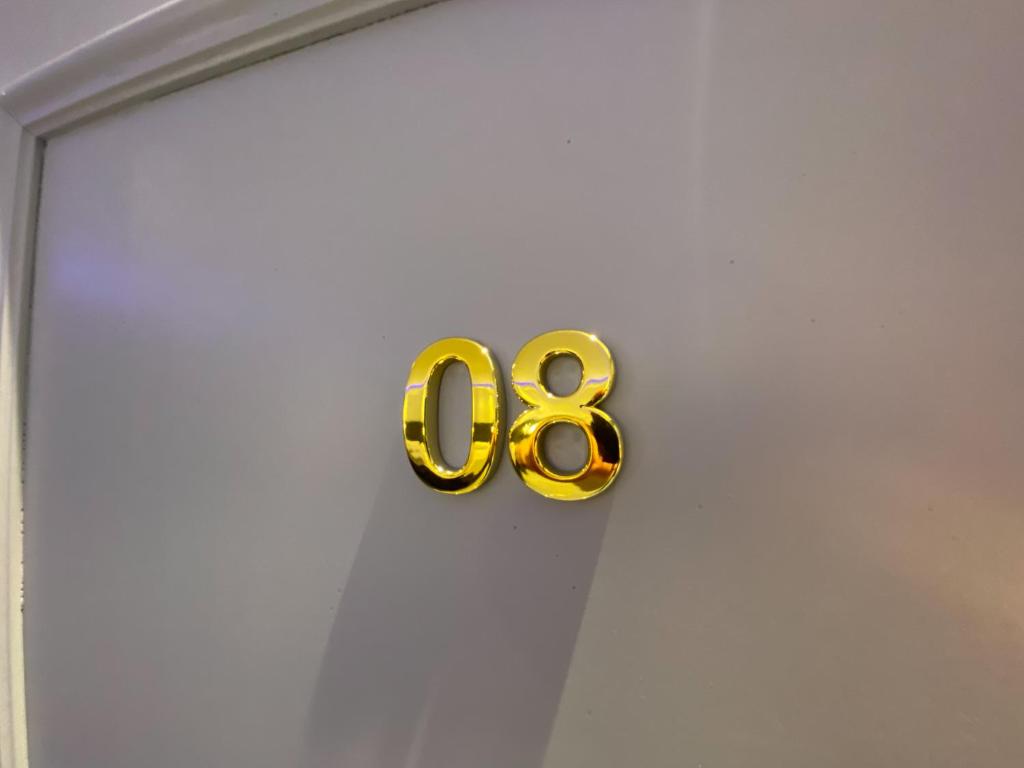 387271895